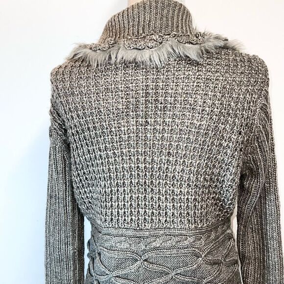 Roz & Ali Cable Knit Faux Fur Crocheted buttons & embellish Sz PL * Host Pick * - Picture 6 of 9